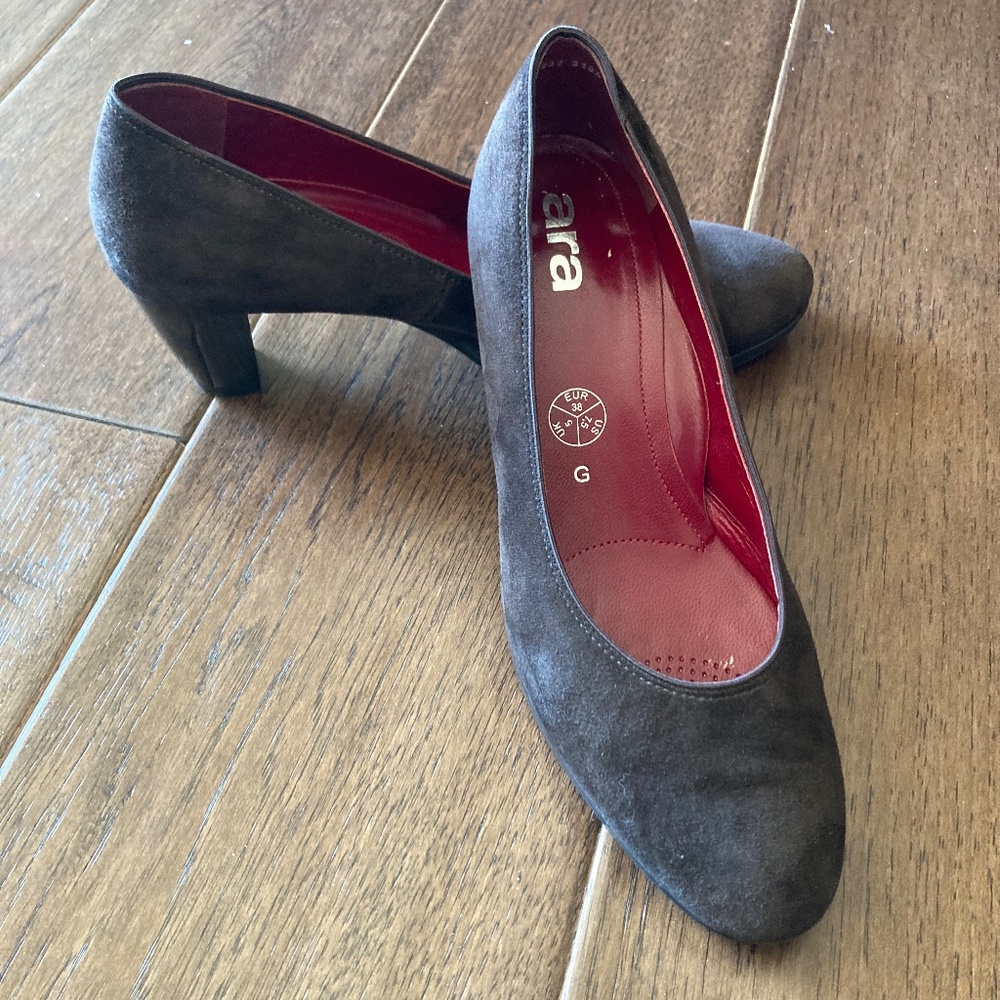 Ara Ophelia Brown Suede Pump-size 7.5